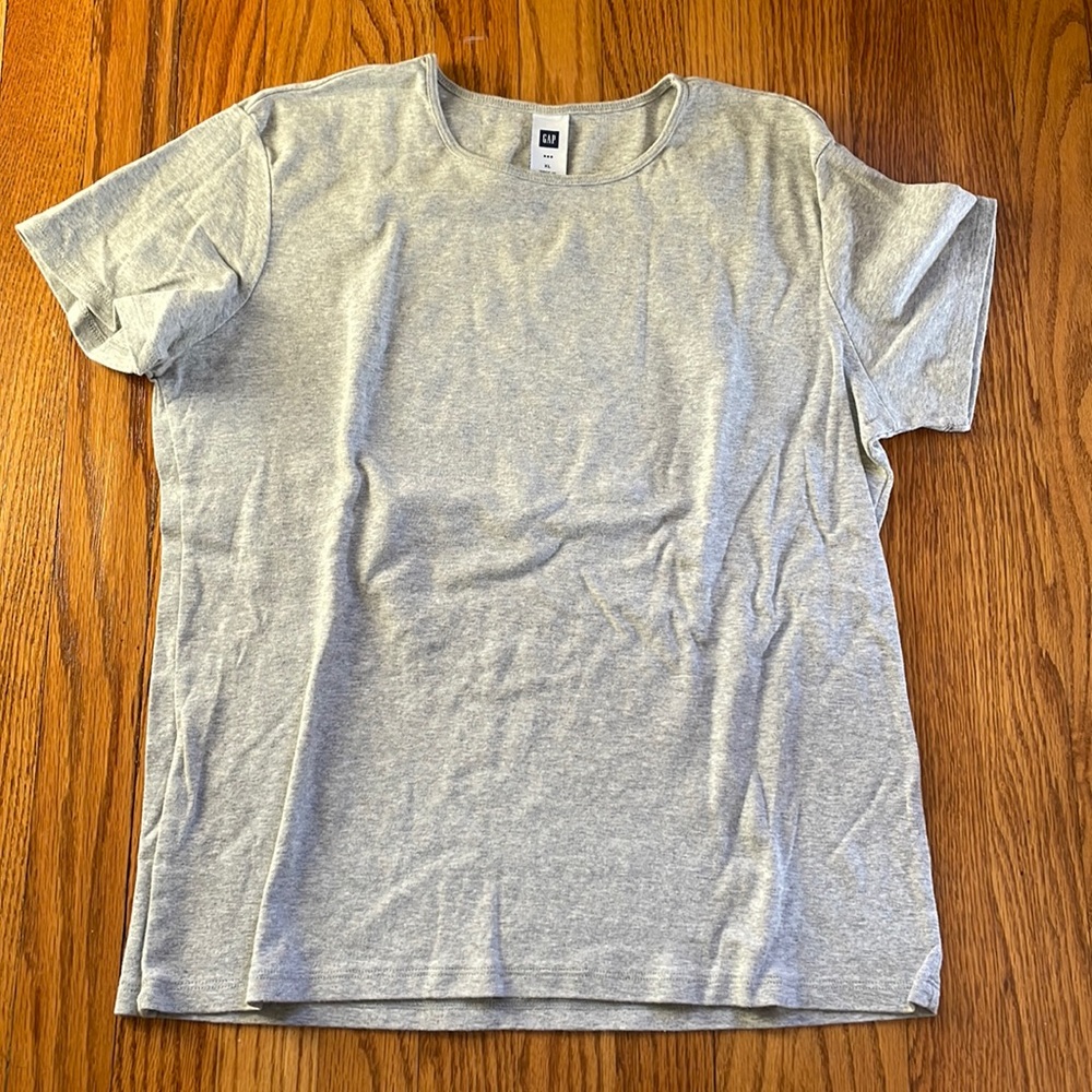 Gap T-shirt